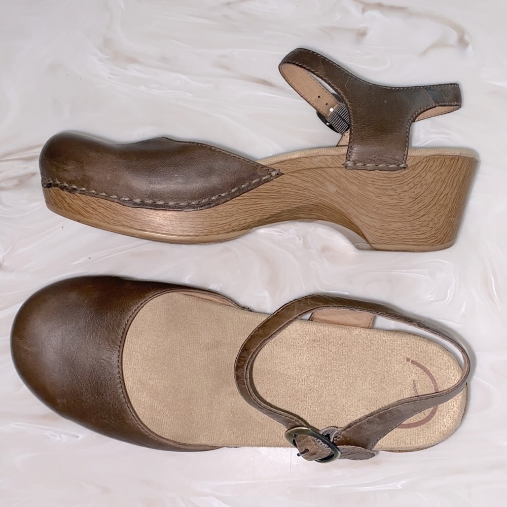 Dansko Mary Jane clogs brown distressed 40